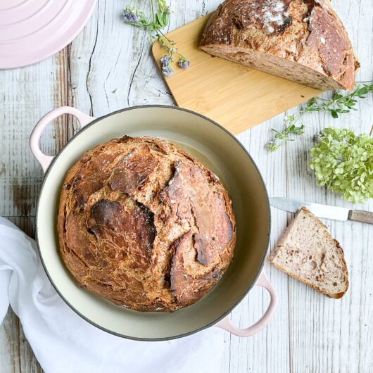 Fiche recette : Pain aux noix en cocotte sans pétrissage